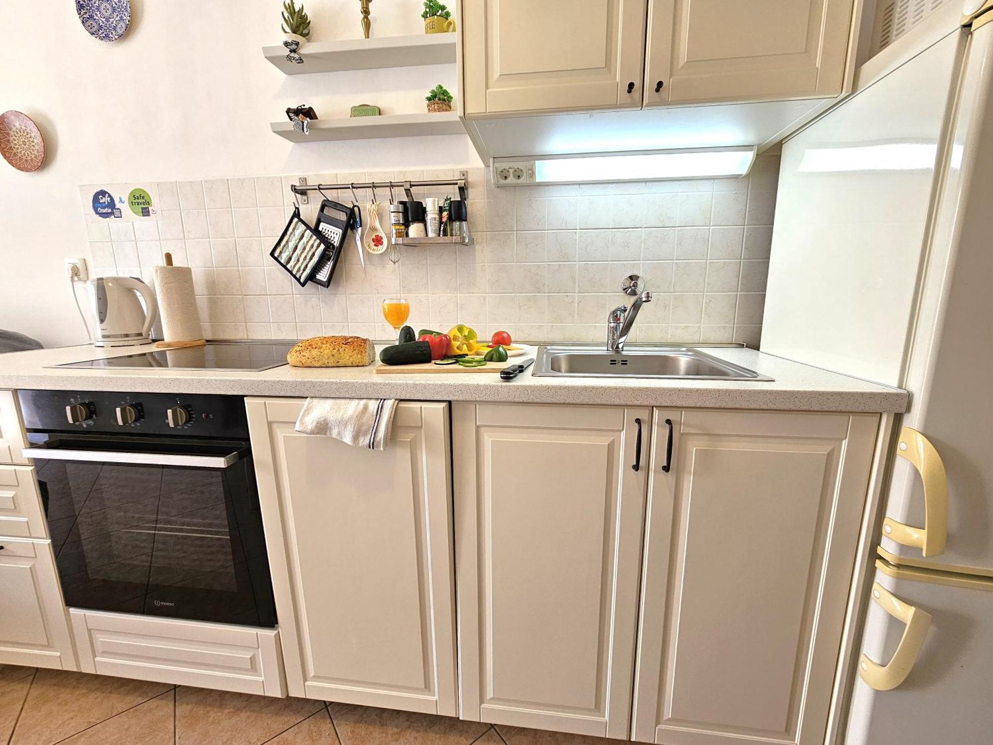 Apartment Romana With A Spacious Terrace سبليت المظهر الخارجي الصورة